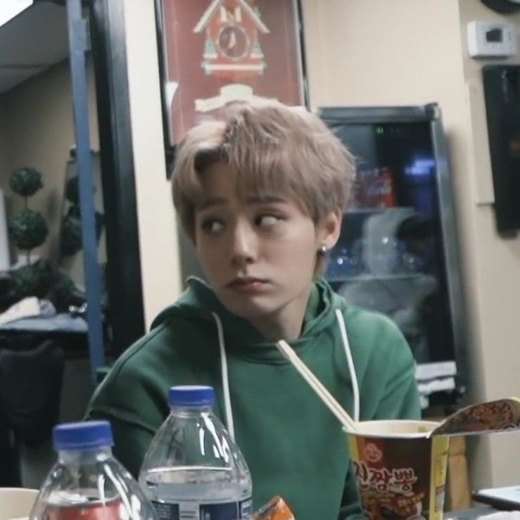 okay das all. this thread is rly unneccessary lol but its like 2.30am n im super bored  here r hwanwoong pics to make up for it  @official_ONEUS  #ONEUS  #원어스