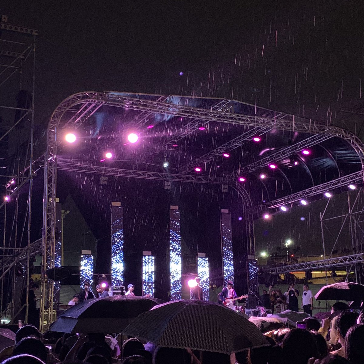 Cat expo w/ my <a href="/CRLYER/">ȻAROLINE</a> 🤍🤍