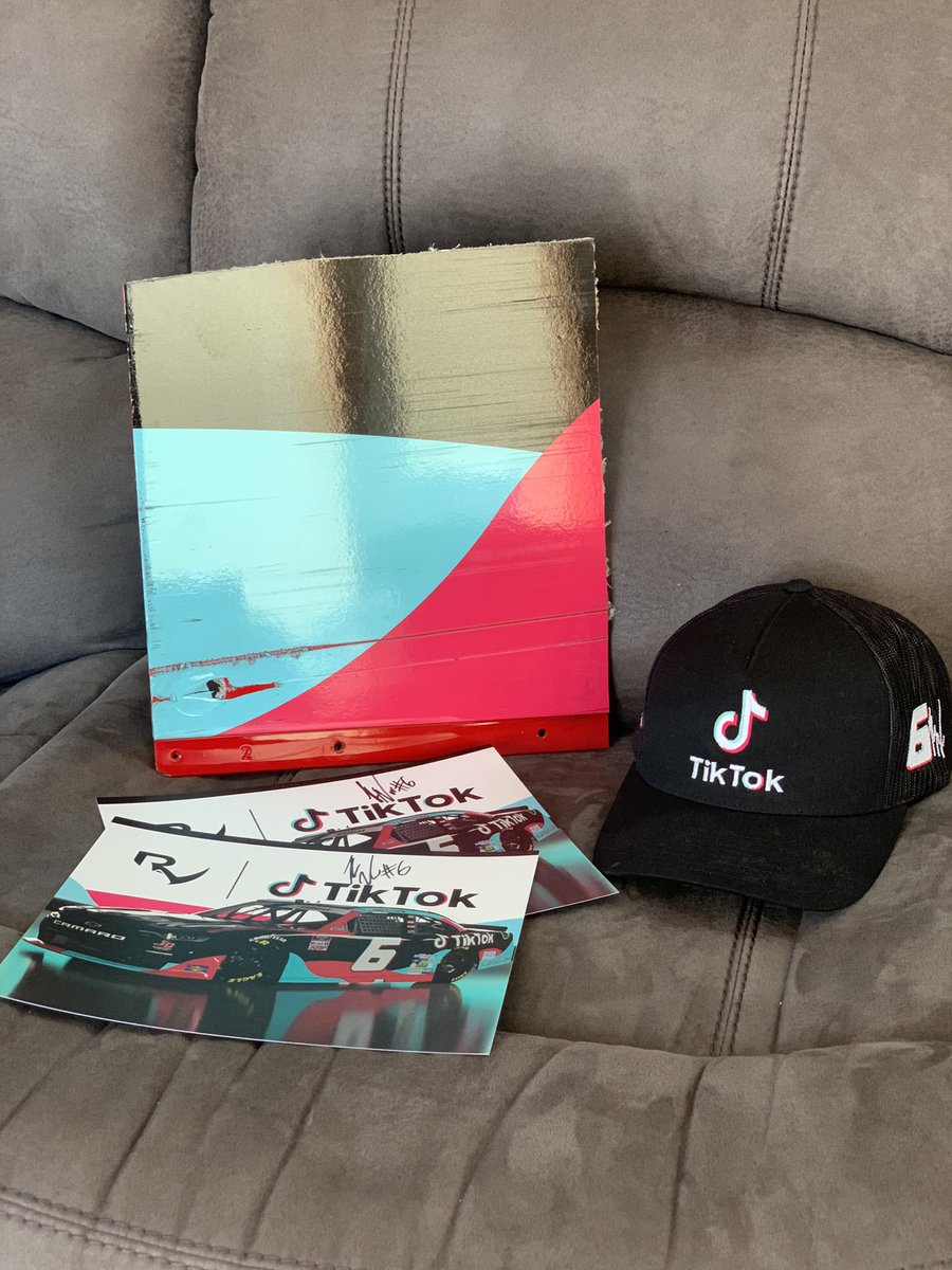 RyanVargas_23's tweet photo. Well, you guys made it happen!

I’m giving away a PIECE OF THE ROVAL CAR! Plus, 2 signed hero cards and a @tiktok_us hat!

All you have to do is:
• Follow myself and @JDMotorsports01 ✔️
• Tag 3 Friends🙇‍♂️
• Retweet this tweet!🔁

Good luck!👀
#TikT6k | #TeamJDM https://t.co/81z1dpY1IX