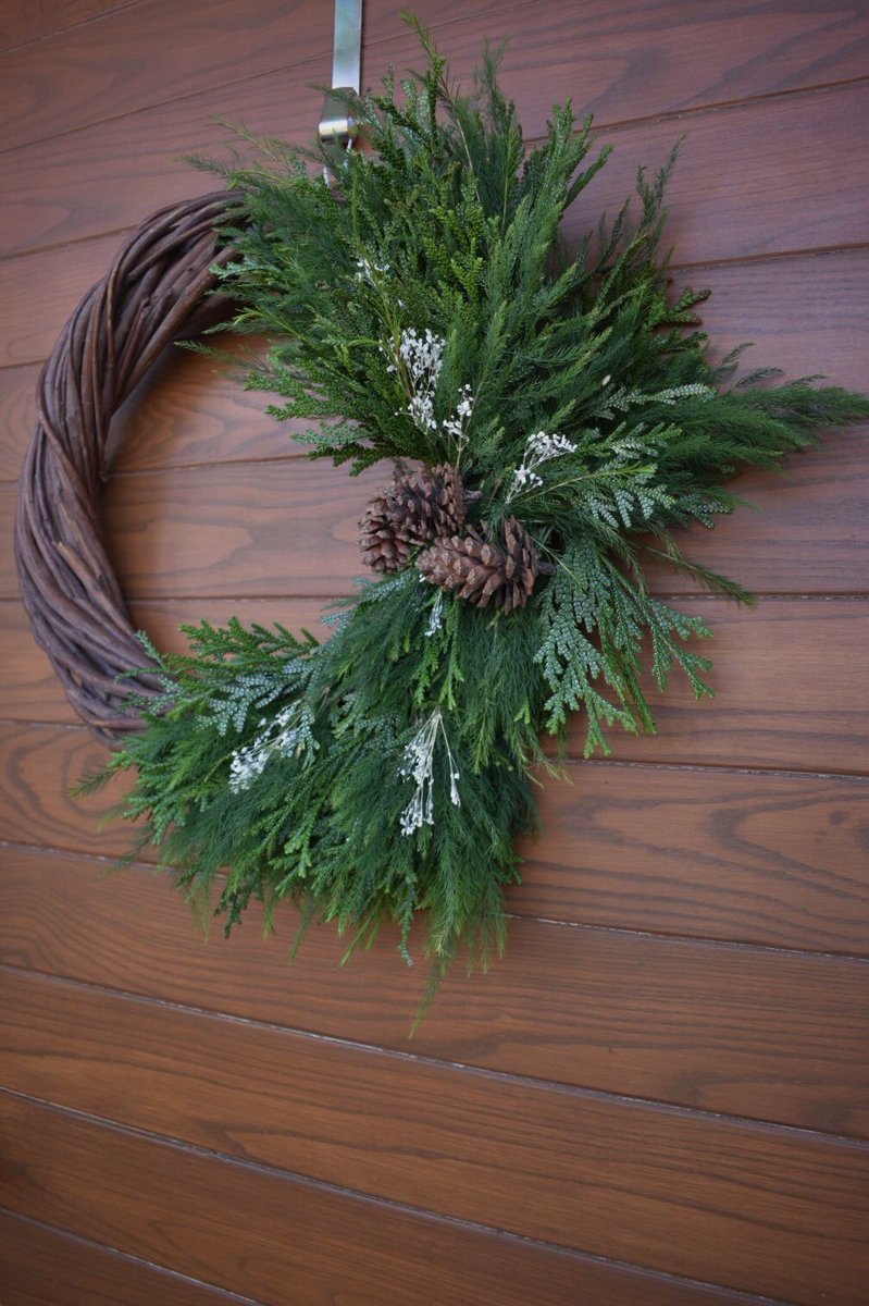 montsejmzg's tweet photo. Hola a todos! Estoy haciendo Coronas Navideñas de follaje natural! Esta ideal de regalo de navidad! Les agradecería si lo comparten! Les dejo mi Instagram para que chequen lo que voy subiendo! https://t.co/QVBF2BhcKG  Gracias!!! https://t.co/0Mb0XYn6eL