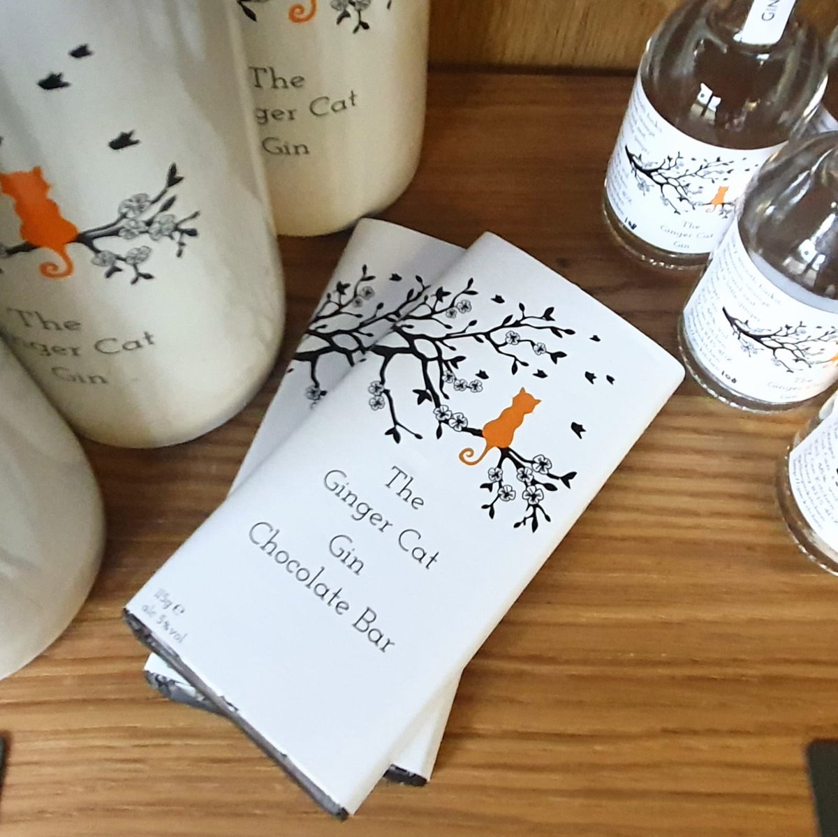 theginkitchen's tweet photo. Meow! Introducing The Ginger Cat Gin Chocolate bar 🐈 Crisp dark chocolate with a gooey ginger cat gin ganache centre. Available now! #dorking #chocolate #gin #surrey #theginkitchen #ginkitchen https://t.co/ugKQgBhhHX