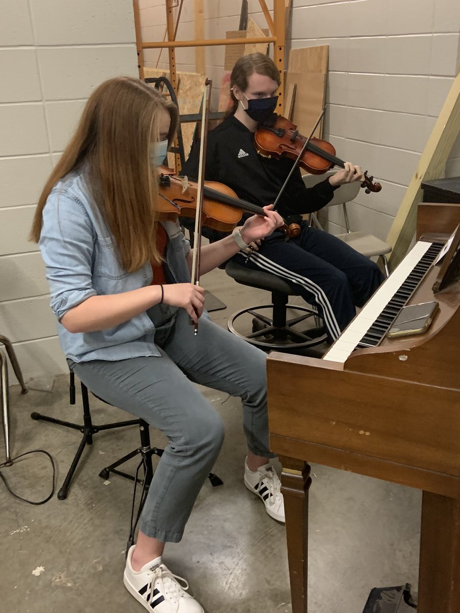 We had a mini Fiddle Worksop! So much fun listening to these two play! Thank you <a href="/redcarter02/">Laurel Carter</a> for sending some time with us today!!!