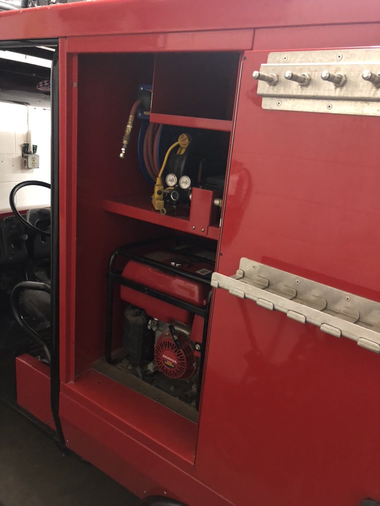 IndyRaceParts's tweet photo. For sale-

A very clean 2006 @HRPWings mule, less than 600 hours. 

Comes with generator &amp; air compressor, $14,900 obo https://t.co/a8vIonFvpf