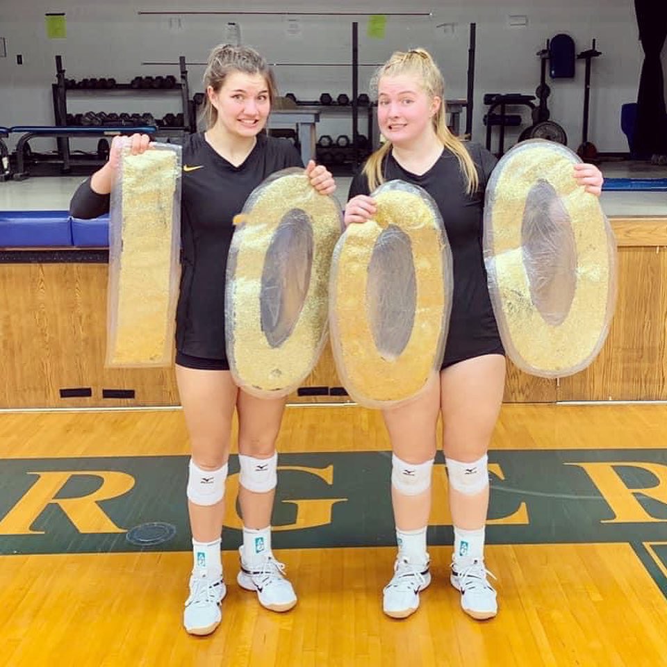 be_charger_vb's tweet photo. Still not over how incredibly hard all our girls played last night. Especially this one...George would be proud @Korrie_Randt 😉 congrats on entering the 1K club! #chargervolleyball #hoorah https://t.co/aTGi6QH4Wu