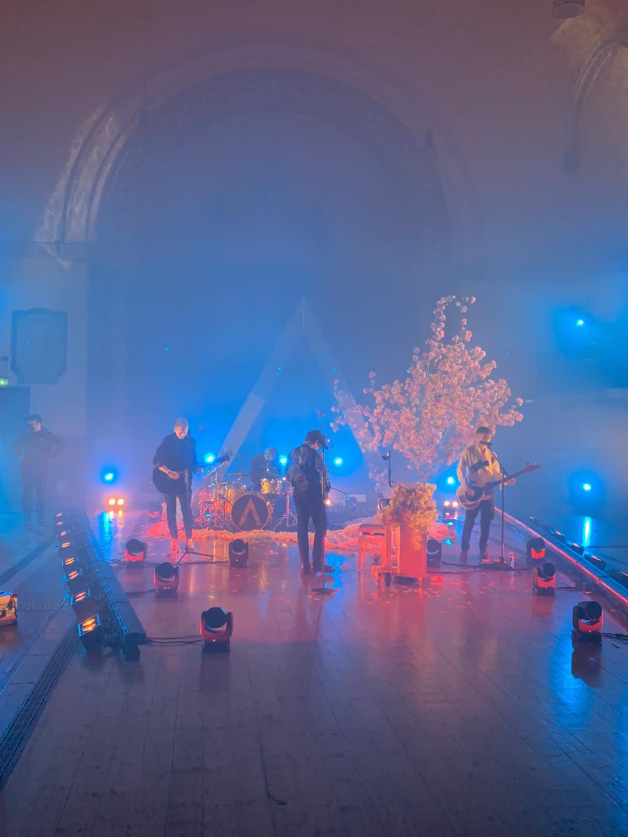 DriiftLive's tweet photo. Tune in at 8pm to watch @TheVampsband perform live from Hackney Round Chapel. Tickets here: https://t.co/lDGqsOop8s https://t.co/SYhqNT1jxs