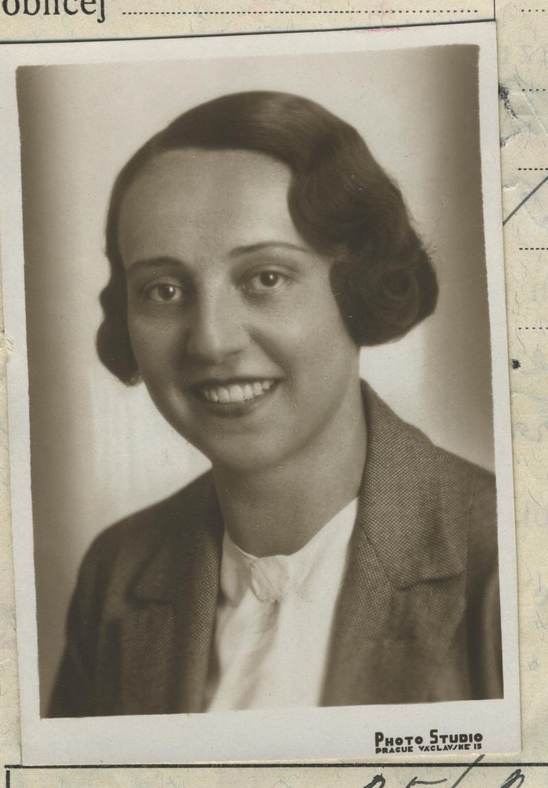 22 November 1906 | Czech Jewish woman Anna Krausová was born in Dvůr Králové. She was deported to #Auschwitz from #Theresienstadt Ghetto on 4 October 1944. She did not survive.