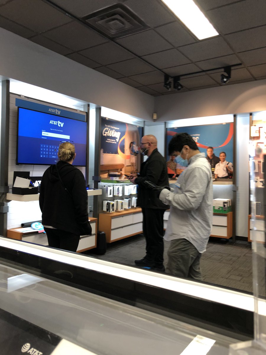 MikeAatt's tweet photo. #SwitcherSaturday ๐บ + Elite + HBO @DaYard nรบmero DOS thanks to Rob Recto @waaaahsif @jillmill321 @DomDavis_ @404girl https://t.co/MOZrJ2cevv