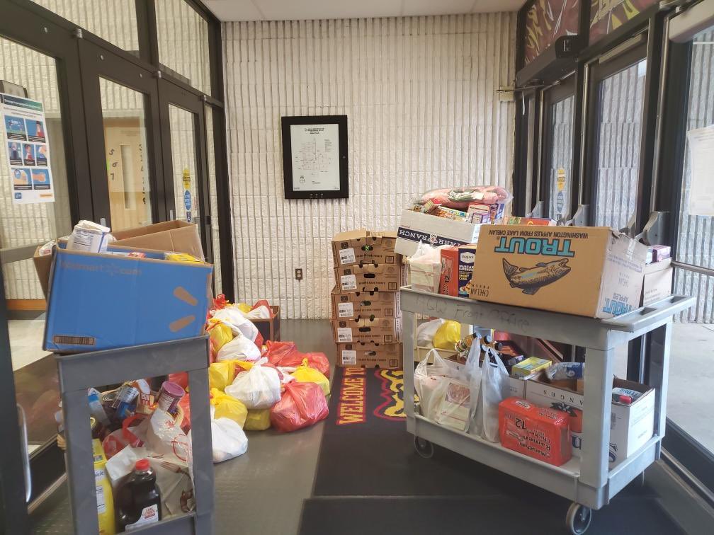 wrboatwright's tweet photo. Ms. Robinson conducted the AGW Thanksgiving food distribution today!  Thank you to all who contributed so that everyone in our community can celebrate Thanksgiving with a meal!!! https://t.co/6ZKWi63vmL