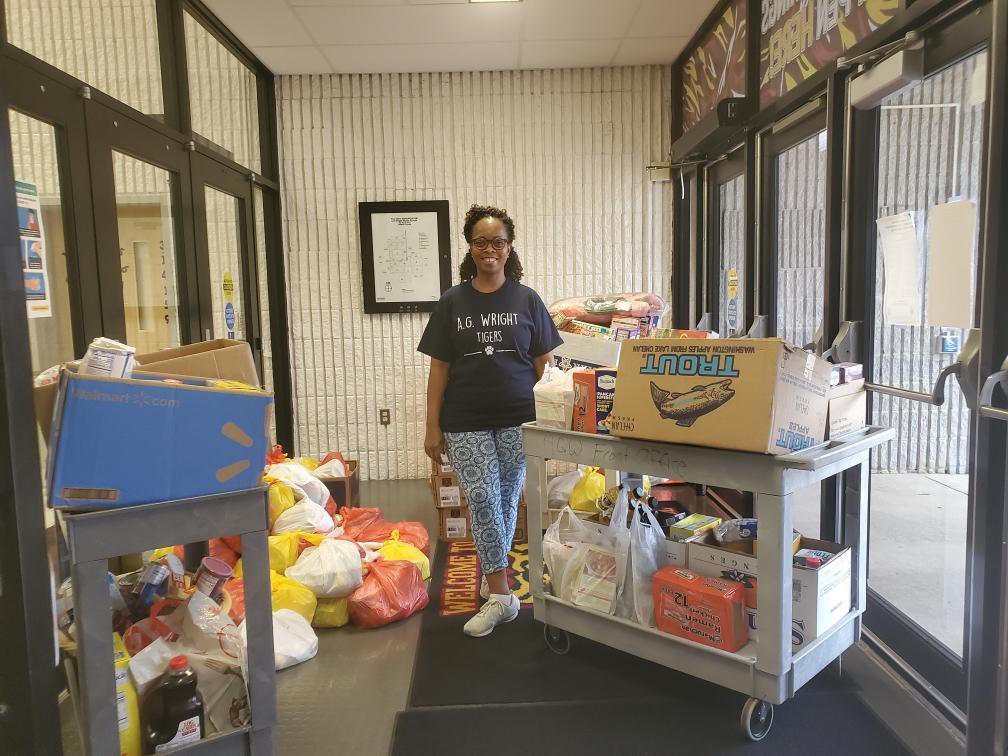 wrboatwright's tweet photo. Ms. Robinson conducted the AGW Thanksgiving food distribution today!  Thank you to all who contributed so that everyone in our community can celebrate Thanksgiving with a meal!!! https://t.co/6ZKWi63vmL