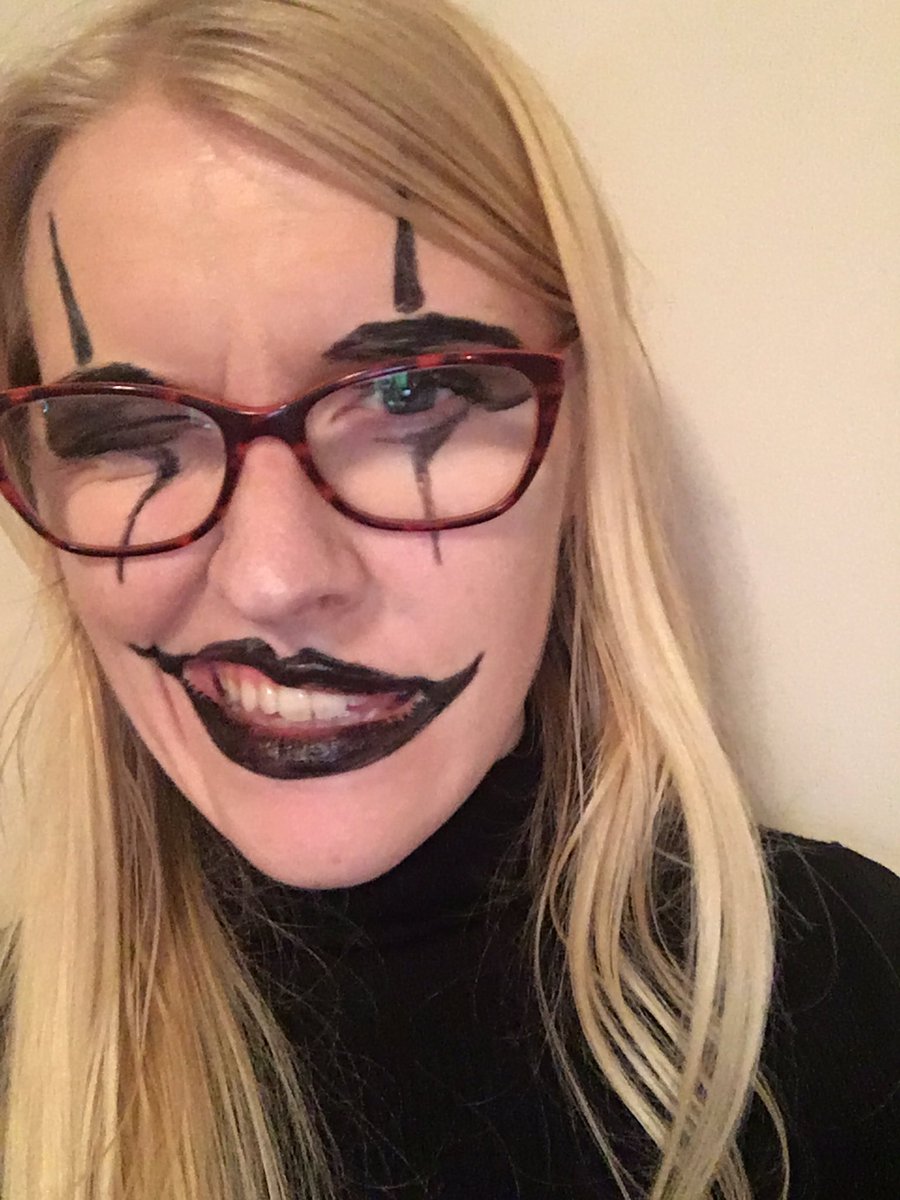 Helena_Ascough's tweet image. Showtime 🎭@CarneskyProds @Tramshed__ #standupcomedy #clowningabout #perforner