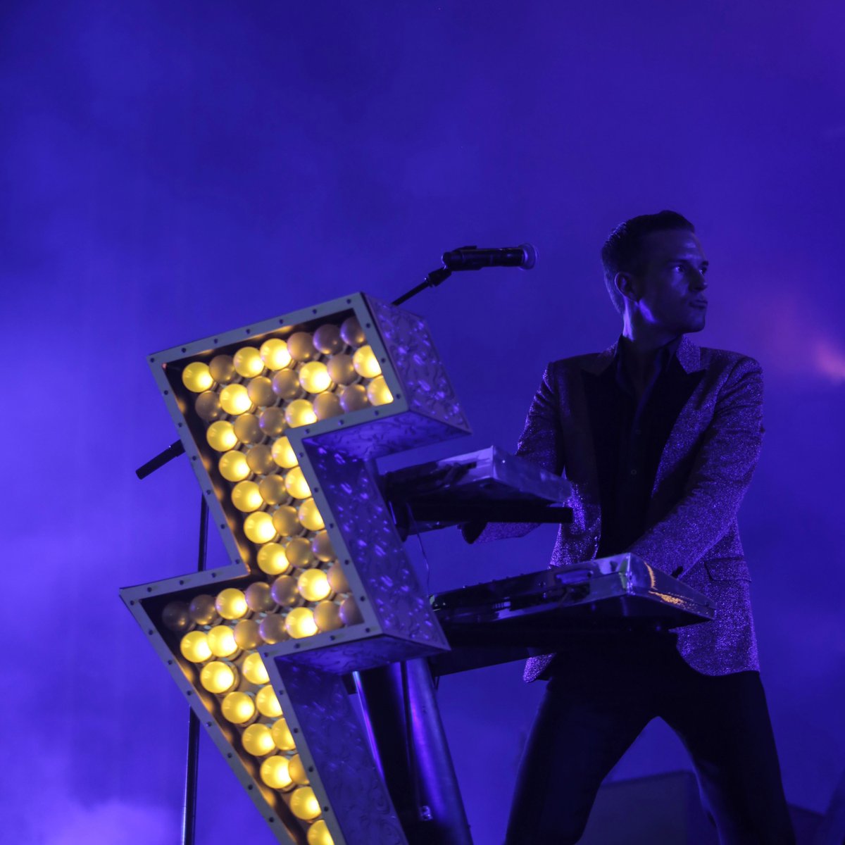 💙 Brandon Flowers of The Killers at his lightning bolt piano stand while headlining at Tennents Vital Festival 2014 in #Belfast, Scotland. 

#brandonflowers #tennentsfestival #festivals #ronnievannucci #markstoermer #davekeuning #thekillersvictims #thekillersmusic #music