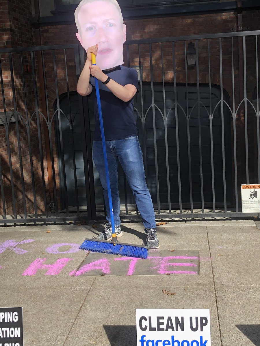 RTBayArea's tweet photo. Wake the Zuck up! Saturday morning action out in front of Facebook CEO Mark Zuckerbergโs SF home.
#protestfacebook #deplatformhate #protectdemocracy #ZuckOff https://t.co/51iU4CRYmd