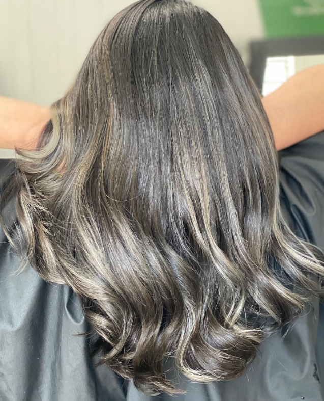 PaulMitchellUS's tweet photo. SMOKEY V I B E S created with #PaulMitchell #ColorXG | @creativehairnola (IG) https://t.co/mwdzpIRN3f