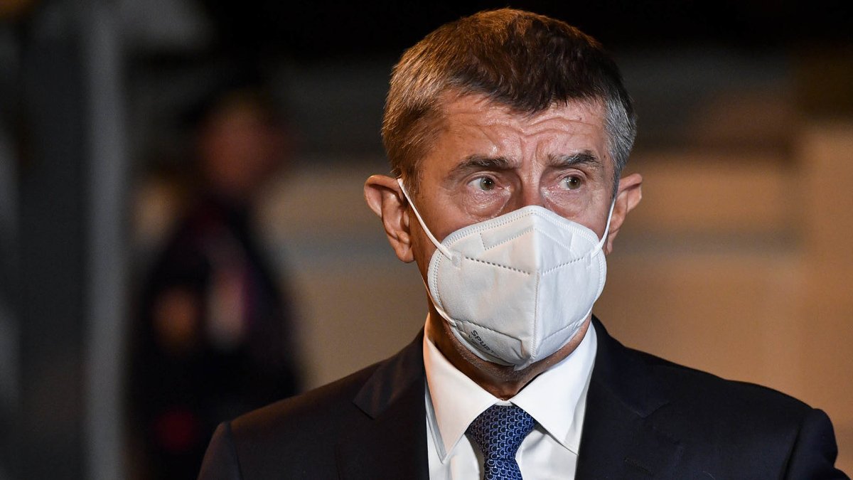 Přinesli jsme daňovou úsporu všem zaměstnancům, chválí oficiální dokument Ministerstva financí zákon na zrušení superhrubé mzdy, který Sněmovna schválila v pátek ve dvě ráno. https://t.co/XdLefbk5Cw https://t.co/oEBV30nRSc