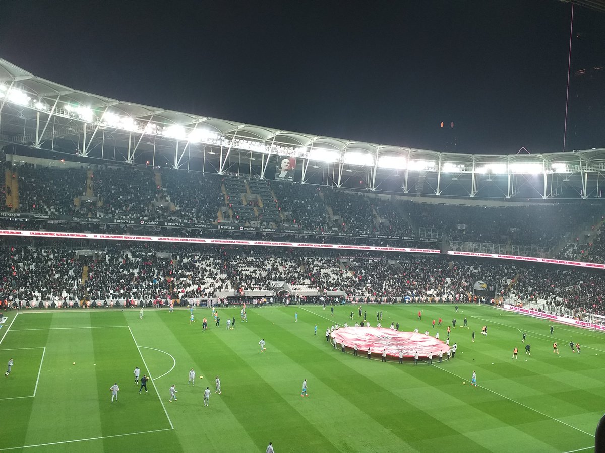 Slab40599010's tweet photo. Stadyuma gitmeyi,
Beşiktaşın yaninda olmayi ,
marşları/şarkıları yüksek sesle bağırmayı özledim ❣🖤
#besiktas https://t.co/qe6OyCXyp7