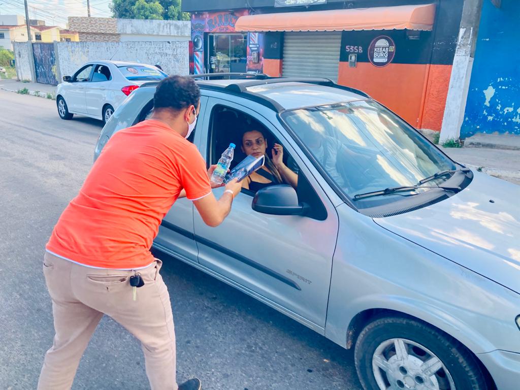 Pr_EduardoSerpa's tweet photo. PG'S do Distrito Maranguape na @iasdape estão nas ruas distribuindo Esperança.
#pguneb https://t.co/lK2NGk8fHq