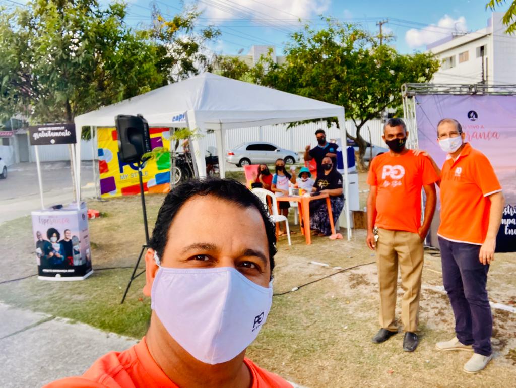 Pr_EduardoSerpa's tweet photo. PG'S do Distrito Maranguape na @iasdape estão nas ruas distribuindo Esperança.
#pguneb https://t.co/lK2NGk8fHq