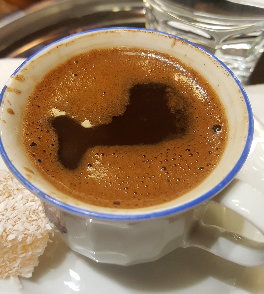 Milletin kahvesinde kalp çıkar, benimkinde Liberal Demokrat Parti çıktı. <a href="/liberaLDP/">Liberal Demokrat Parti</a>