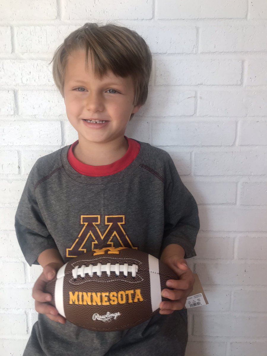 AlexJohnsonSTL's tweet photo. #RowTheBoat #SkiUMah #GoGophers https://t.co/fycFiQMChC