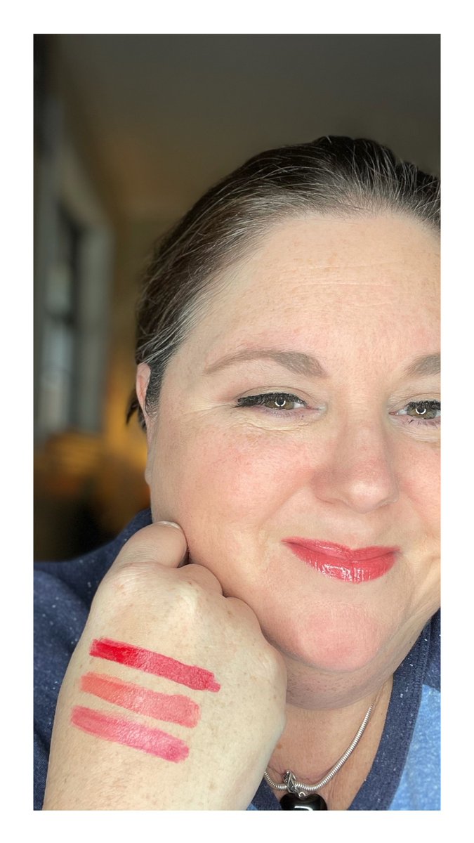 redlipladies1's tweet photo. Loving today’s look. My favorite ShadowSense combo: Moca Java, Garnet, Sandstone Pearl. Paired with Caramel Latte LipSense. (Why don’t I wear this more often???) https://t.co/Oqio99IyxZ