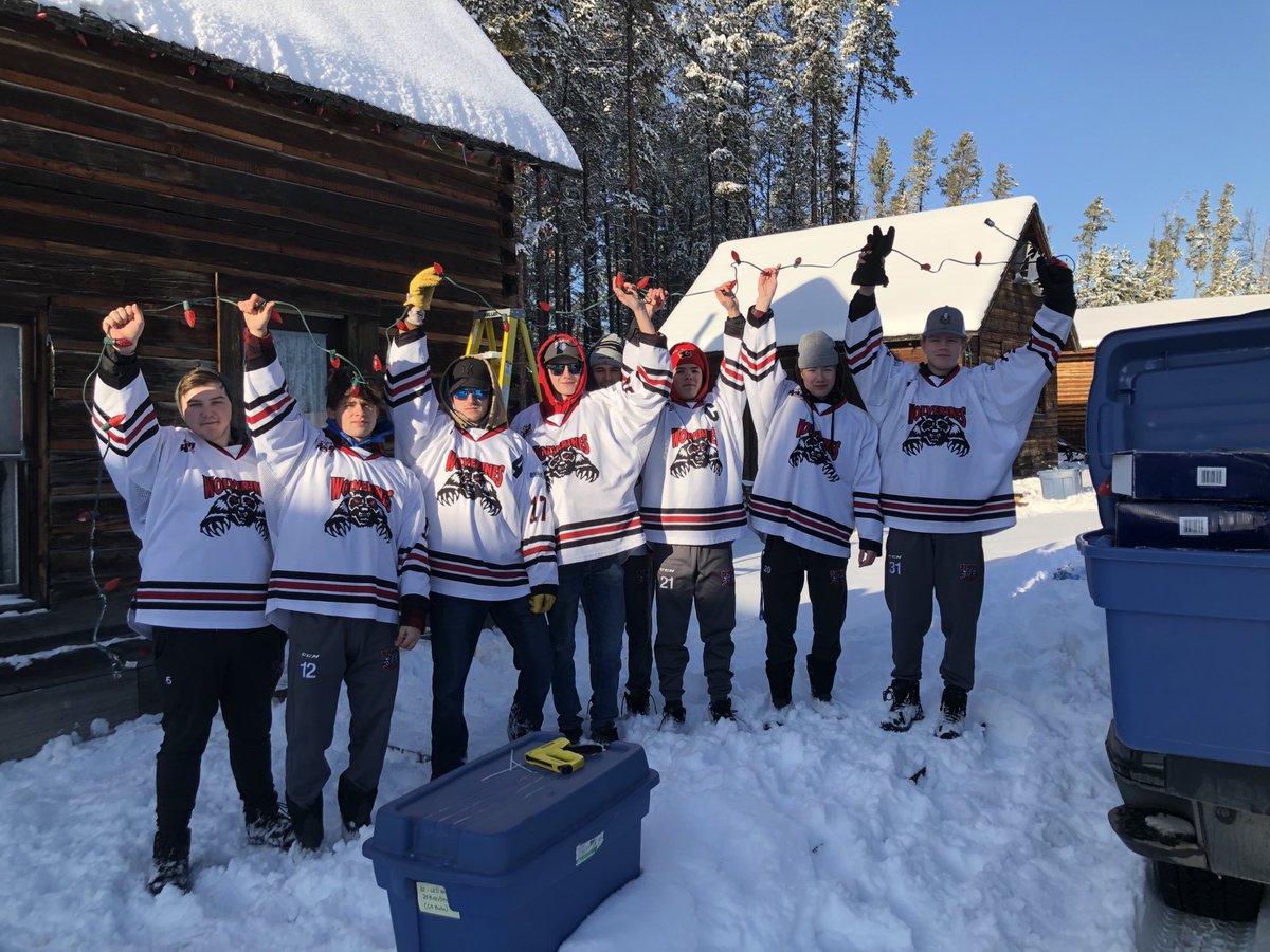 Trac U18 volunteered their down time to help the Whitecourt Heritage Society spread a little bit of Christmas Joy. Team members took care of hanging the lights on the buildings at the Forest Interpretive Centre! #teamplayers #townspirit