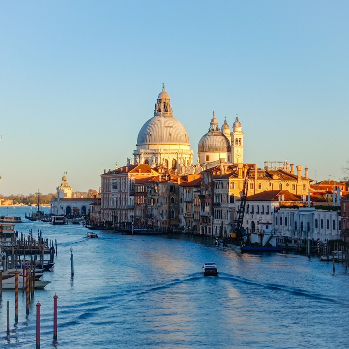 garagesanmarco's tweet photo. Buona Salute a tutti ❤️🙌
#Venezia #21novembre #MadonnaDellaSalute https://t.co/x5TSa88qPh