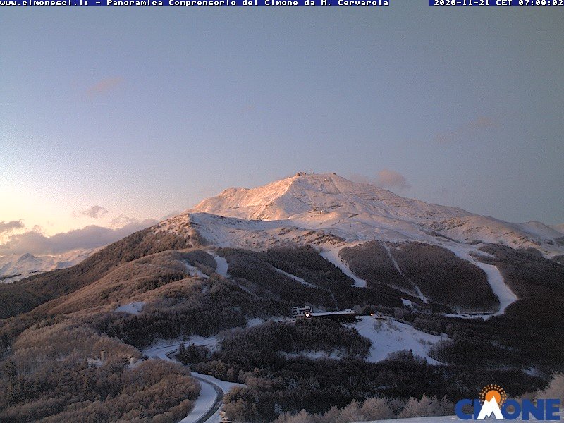 Alba odierna (20-11-2020) sul monte #Cimone (#cimonesci), in #EmiliaRomagna (#appenninosettentrionale #appennino #modenaedintorni #provinciadimodena #readyforskiing #autunno #Autumn #novembre #November #november2020 ).