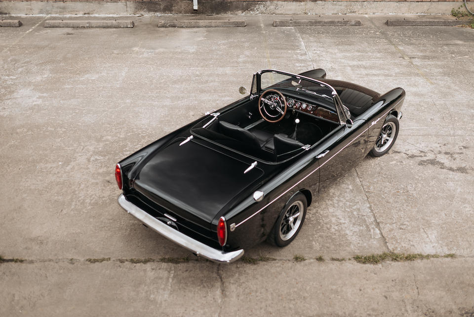 aut0mob's tweet image. #SunbeamSunday
The elegant yet sporty #Sunbeam Tiger (1964–67) was a high-performance version of the #RootesGroup's #SunbeamAlpine roadster, redesigned by #CarrollShelby and fitted with the #Ford #V8.
Like the #ACAce before, it was meant to conquer the American market.

©bonhams