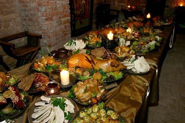 Gisla_of_Paris's tweet photo. For #divinegiving, Gisla wants her guests to enjoy the feast, to indulge and eat more than they possibly could in one sitting. To ensure such, every lavish dish is already on the table. Fine delicacies like buttered snails, fowl stuffed with nuts and fruits, legs of mutton, ↪ https://t.co/yhI1uJtTXx