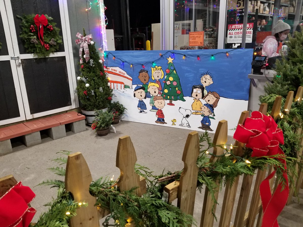 LynnieB14's tweet photo. Its beginning to look alot like Christmas! #LOVEMYJOB@jennerbec72 @nh_carpenter @JasonArigoni @Noel18545207 @HopewellNursery https://t.co/gZD1HtKk03