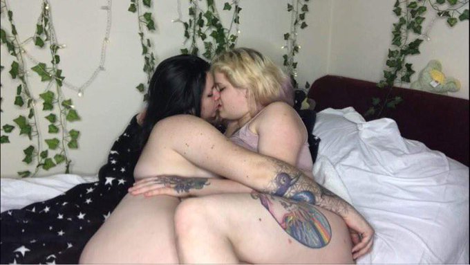 It&rsquo;s always a fun time when @ssuccubusrose comes over :3 https://t.co/52PPTGpowF<a class="tags" href="/tag/ssuccubusrose">@ssuccubusrose</a><a href="/tag/mvsales"class="tags"><span>#mvsales</span></a>