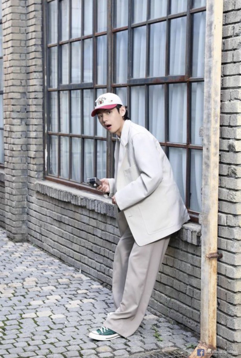 SaraKurdisharmy's tweet photo. 당신은 나의 첫사랑, 당신은 나의 것

You are my first love, you are my love
@bts_bighit @BTS_twt @BigHitEnt 
-
-
[#taehyung #LifeGoesOn #v #rahima 
#weloveyoutaehyung #kurdisharmy
#BTS_BE #bts #army #taetae] https://t.co/ybsCCs8lDr