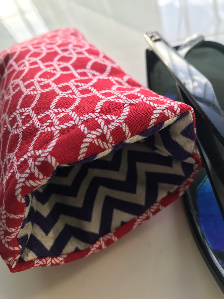 xcited to share the latest addition to my #etsy shop: Glasses case Sunglasses case etsy.me/3kUt5Ky #red #glassescase #sunglassescase #paddedcase #paddedglassescase #protectglasses