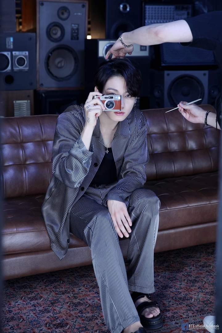 btstxt_ash's tweet photo. #BTS #방탄소년단 #BTS_POPUP
#CONCEPT_PHOTO #btscomeback
#conceptphoto #btscomeback2020
#btsupdates #btsweverse #btsweibo #BTS_BE #bts_telepathy
#LifeGoesOn #BTSARMY
#Jungkook #Taehyung #jimin #jhope #suga #namjoon #seokjin #V #btsedit #btsvideo
@btstxt_army7
@BTS_twt
@bts_bighit https://t.co/c81AmcDJ5w