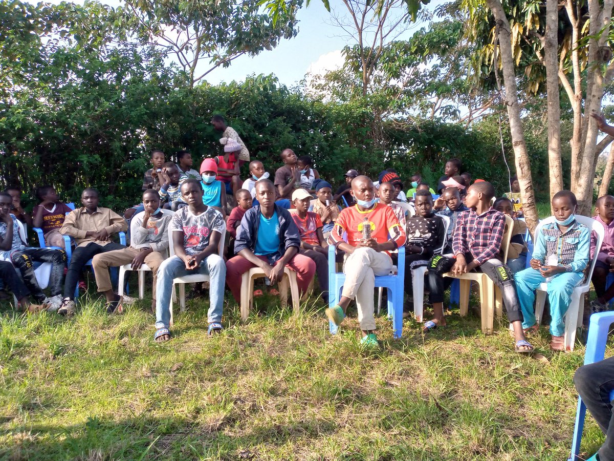 Wambiringatha's tweet photo. Teenage is a stage where young boys and girls will listen and try what is said.We must take time to mentor them and feed them with substance that will build their lives.
This is exactly what we have done today a seed sown.
#teenagematters
#Tuambianeukweli. https://t.co/4Zlf8Y3Qvi