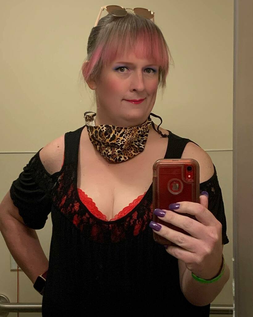 VioletDeVille's tweet photo. A rare earlier in the day selfie. Should everything go well, Madame DeVille will be coming home tomorrow. Yay! Also, the lighting is meh. 
.

#selfie #366selfies #day326 #girlsLikeUs #transIsBeautiful #transWoman #transgender #transGirl #selfCare #lgbt #… https://t.co/z9ztcOu4rV https://t.co/PAXZQph3bV