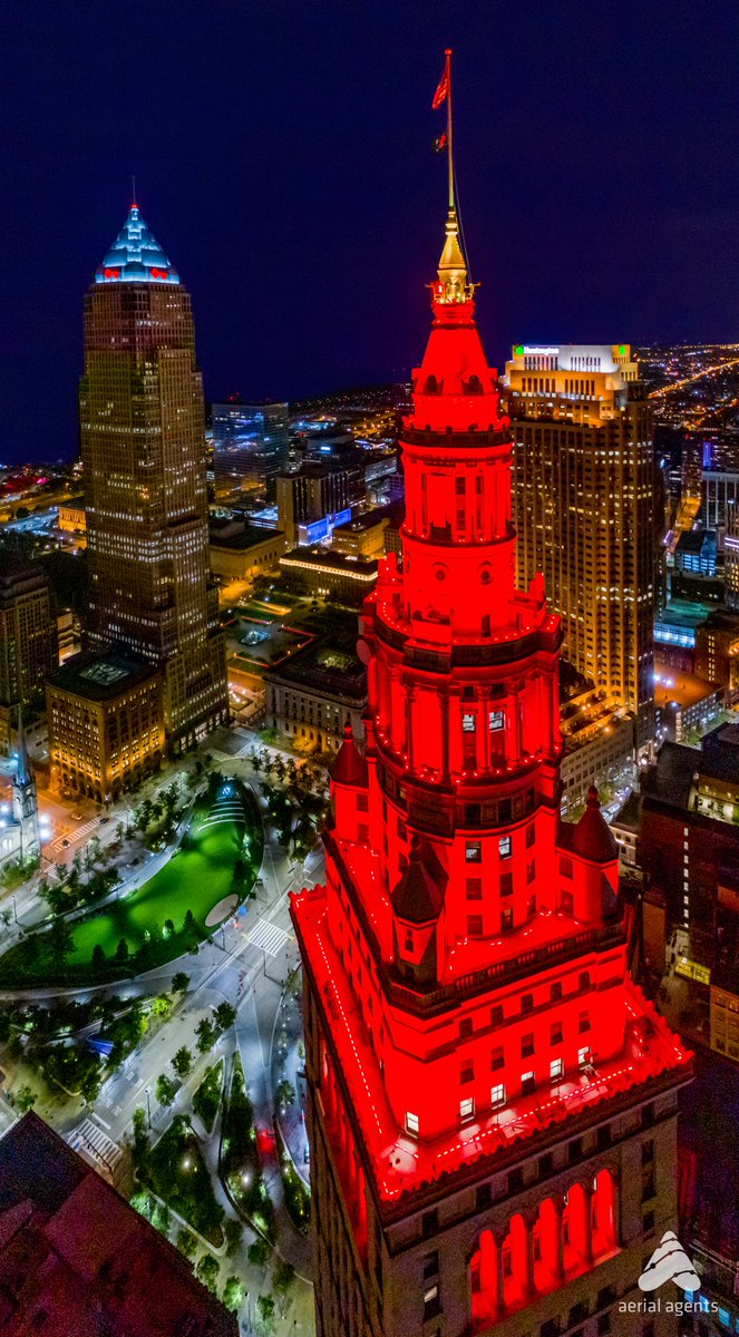 ChardonSchools's tweet image. Keep an eye on the skies of Cleveland tonight! With gratitude to The K&amp;amp;D Group, which owns The Terminal Tower, the tower will be turning red tonight in support of the Chardon Hilltopper Football Team!
#WeAreChardon 
@topperfb @toppernation @TowerLightsCLE @vincentlighting