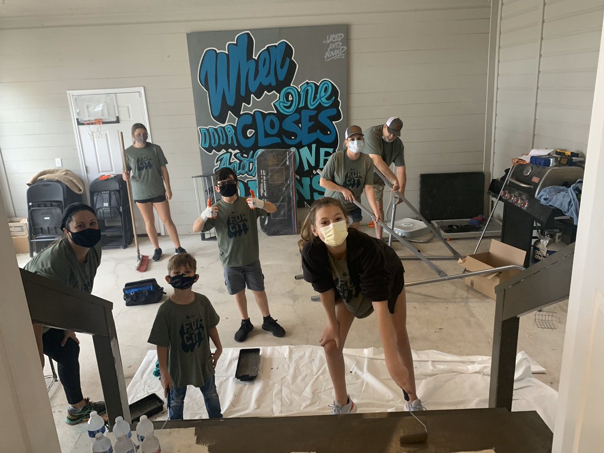 The 411 House tweet media