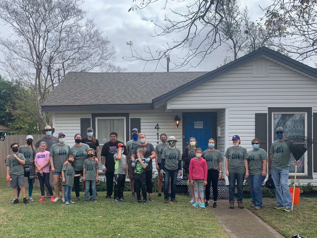 The 411 House tweet media