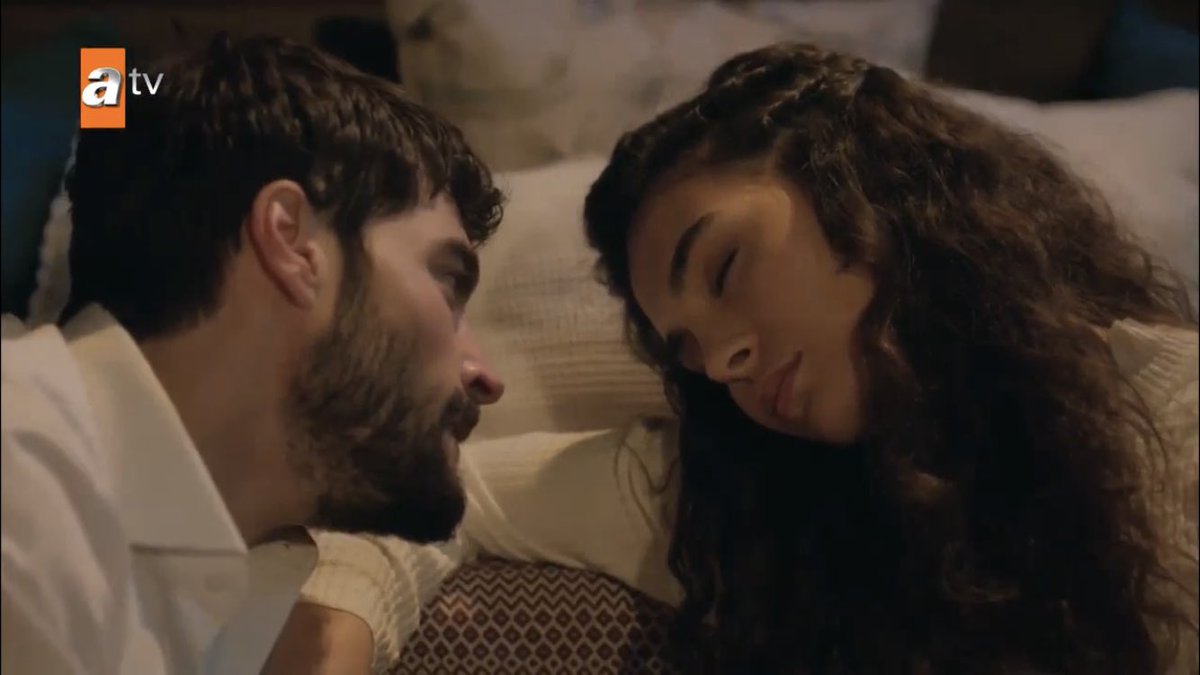 ah yes watching reyyan as she sleeps his all-time favorite hobby  #Hercai  #ReyMir