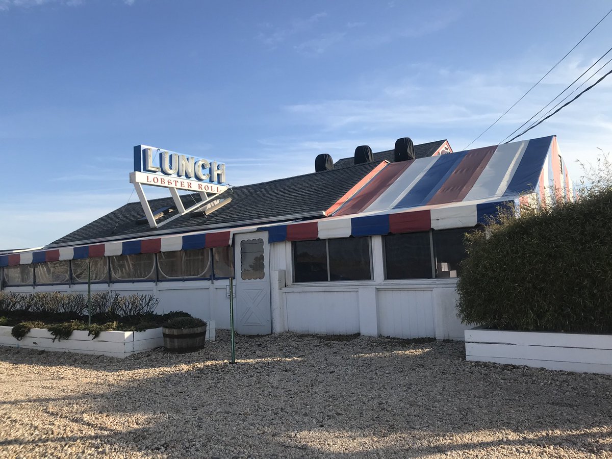 Jenni_Bolt's tweet photo. #theaffair #lobsterroll @SHO_TheAffair https://t.co/WccR98Vtjv
