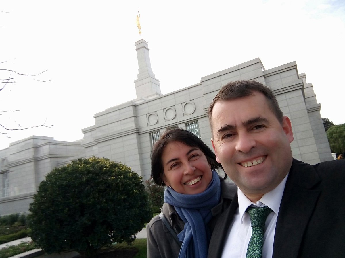 jmarioIslas's tweet photo. #Dia2
Doy gracias por tener una esposa maravillosa y por el convenio del Matrimonio por este tiempo y la eternidad. Por tener un Templo en mi país, en el cual realizamos convenios con Nuestro Padre Celestial. 
#DaGracias https://t.co/Sbk2Oxlhv0