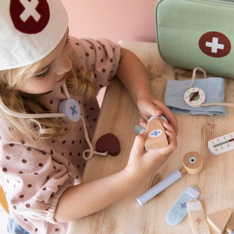 Imaginative play is so so fun! ✨  Little patients will love recreating the doctors room with this handy bag, ready to take a patients temperature, check their heartbeat, blood pressure and to dress their wounds!

#doctorsset #imaginitiveplay #roleplay #kidsdressup #kidsxmas