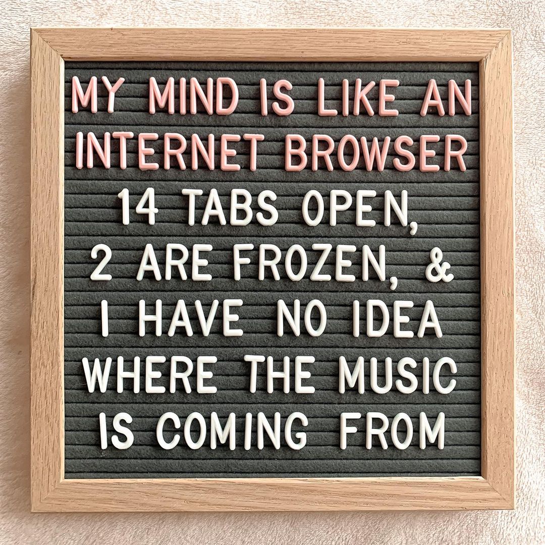 But where is the music coming from?! 😂 🎶 How do you rest your mind after a busy week?
📷 : learningwithlexie on Instagram