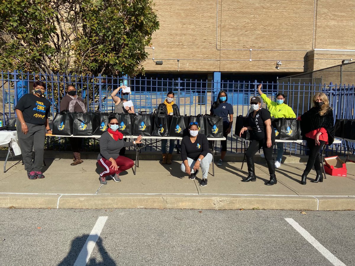 appabx's tweet photo. APPA Staff taking care of our APPA Families this Thanksgiving season π₯° #D8Connect #Thanksgiving2020 #appabx #familytime https://t.co/ypNEcLGJql