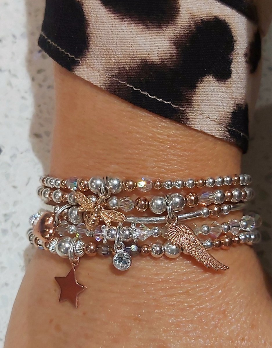925Magpie's tweet photo. I am rocking my Rose Gold and Sterling Silver stack tonight, with a dash of animal print,  check out my fb page to start your own collection 💎🐆 xxx https://t.co/jxplP5jnee
T https://t.co/EWubcDD1iG