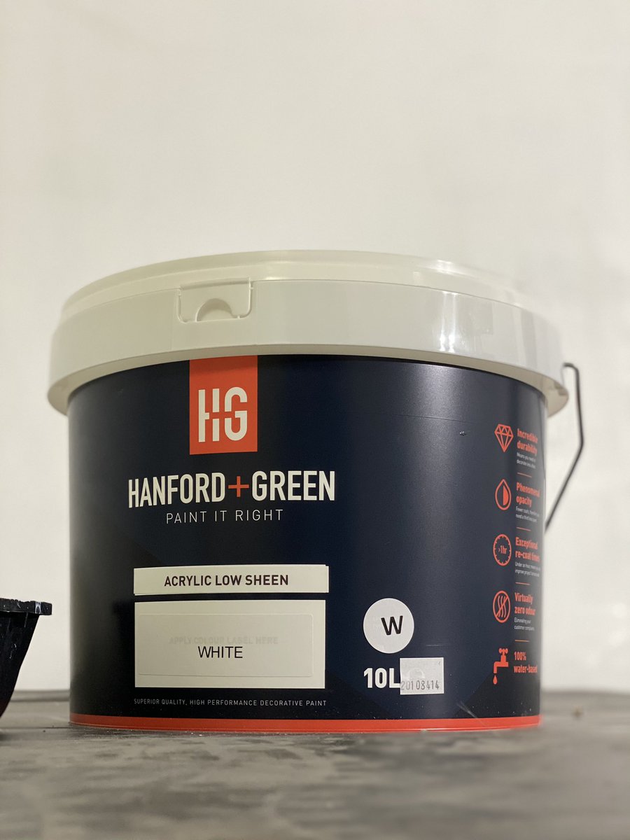 shazcornish's tweet photo. Using the best paint around for this office build.. @HanfordandGreen no strong smells.. #quickdrying #greatcoverage #silky #paintinganddecorating #lowsheen #matt #acrylicsatin ##getthejobdoneright https://t.co/Cmv3HPbvpK