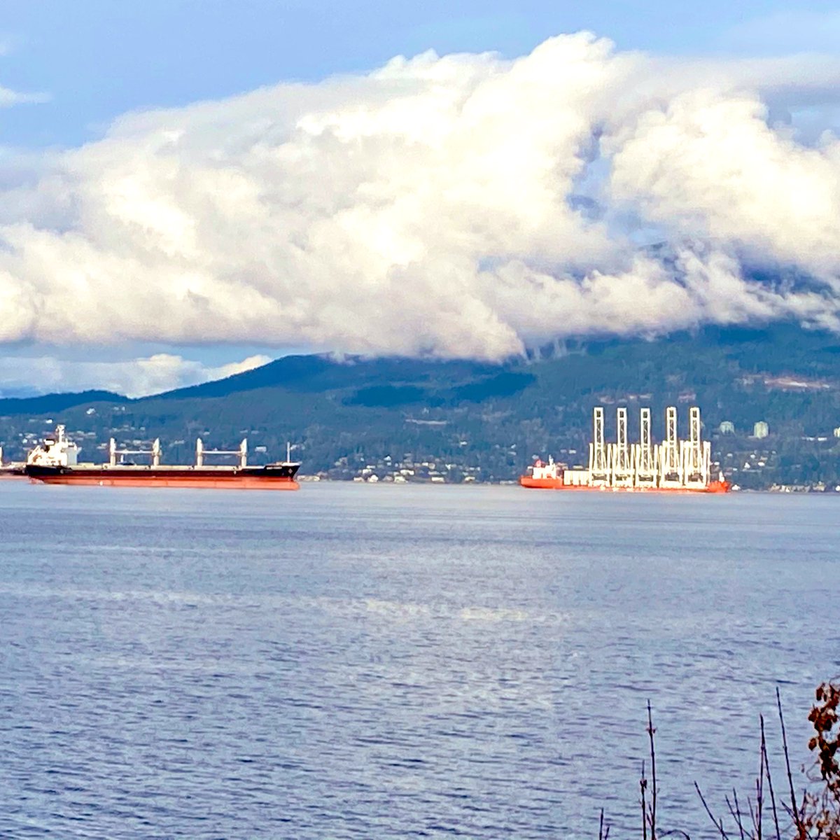 JPerih's tweet photo. Beautiful day in #Vancouver and a unique vessel at anchor in #EnglishBay. The Zhen Hua 35 is preparing to deliver 2 new ship-to-shore cranes to #GCTVanterm in Burrard Inlet. Follow @globalterminals for updates. Watch 👇 video on GCT’s modernization project https://t.co/t4ECBeIbpj https://t.co/dyFtfnplM4