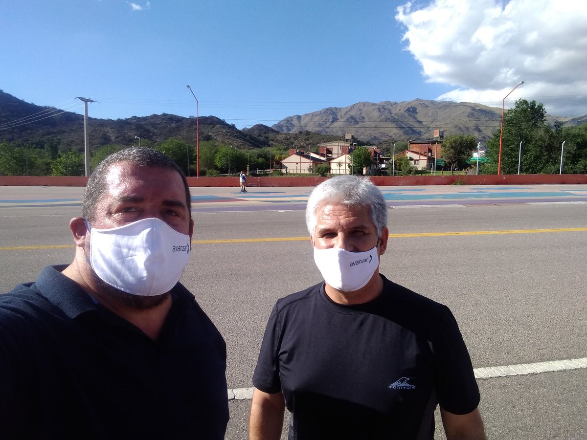 iolagaray's tweet photo. Muy linda caminata y charla por Potrero de los Funes con @claudiojpoggi . https://t.co/kmF0NRTk9l