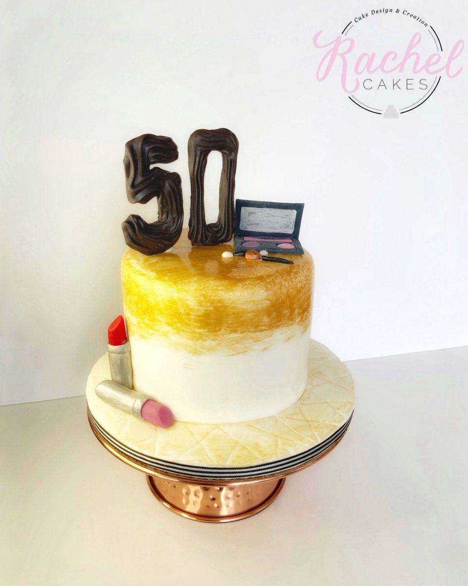 RachelCakessss's tweet photo. A glammed up Fabulous 50 cake for a special lady! https://t.co/b9X5qAC7jw